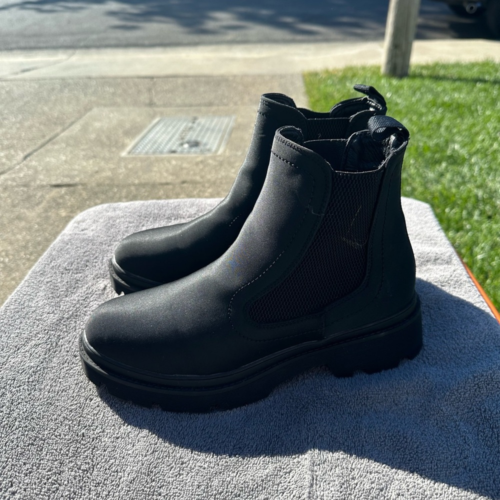 Women’s Chelsea ankle boots